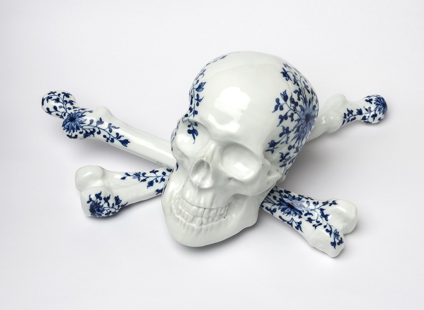 Andrew Nicholls and Jingdezhen artisans, Untitled (Cobalt Skull #1), hand-painted cobalt on porcelain, dimensions variable. Cobalt painting by Yu Xuan, 2016. Photography by Bewley Shaylor